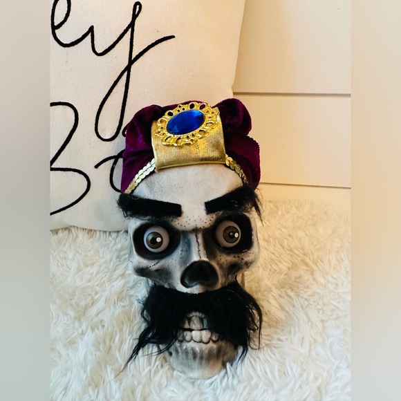 Halloween Hanging Chattering Fortune Teller - Hyde & Eek! Boutique - Picture 1 of 7